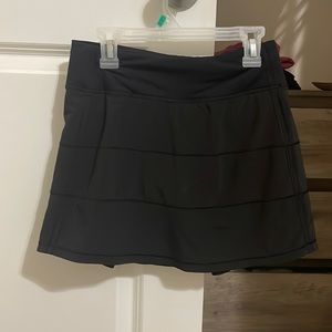 Lululemon skirt READ DESCRIPTION IN FULL